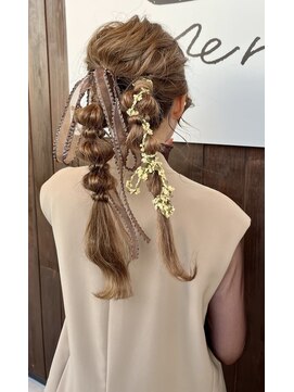 メール(Mer...) ツインテール/網下ろしアレンジ♪