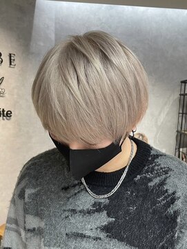 シェイロ(Cielro) ツーブロックマッシュ×ホワイトミルクティー