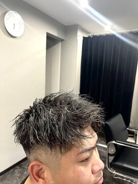 リレイズ(RE.RAISE) アップバングフェード