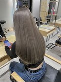 シルキーグレージュ