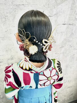 ラカシェット(la-cachette) 卒業式ローシニヨンアレンジ