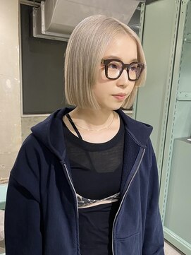 ロジ(loji) ホワイトベージュ×姫カット