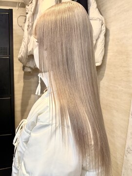 エルバイラビス 大宮(elu by lovis) 《ゆい》ミルクティーベージュ/ブロンドベージュ/ハイトーン