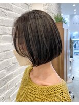 ピークス(PEAKS)&nbsp;大人ショートボブセンターパートミニボブハイライト耳かけ恵比寿