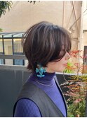 長めバングくびれ外ハネショートウルフカットヘアスタイル