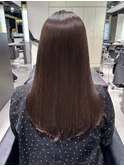 艶髪ストレート × 上品ナチュラルカラー