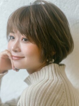 エミュ 表参道 青山(emu) 【emu井上信洋】丸みショートボブにオリーブベージュ【エミュ】