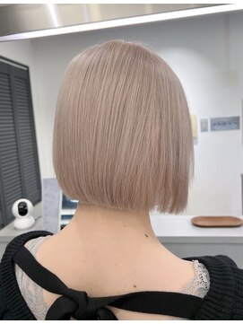 アンドソー 池袋(&so.) ハイトーンカラー/ホワイトブロンド／レイヤーカット/池袋