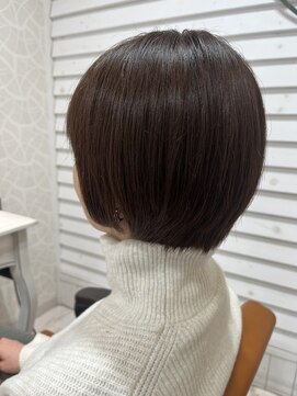 艶感コンパクトショートボブ