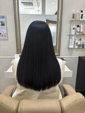 レヴィア(revia) ストレートロングスタイル
