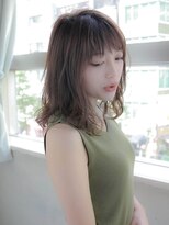 ルティア(Lutia)&nbsp;グレージュ 透明感 ゆるふわウェーブ ★★