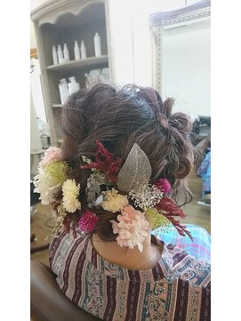 ハグヴィアン(HUG BIEN) フラワーヘア