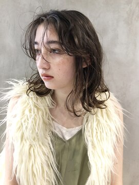 アイティー バイ アルバム 浦和店(IT by ALBUM) アンニュイロブ_オリーブカラーハイライトカラー_67134