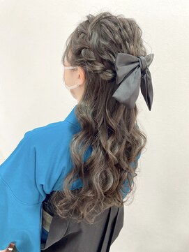 アミカ(Amica) サイド三つ編みハーフアップ/卒業式/10代20代人気/袴ヘア