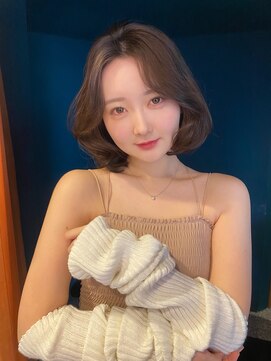 ボタン シブヤ(VOTAN SHIBUYA) ベージュ/韓国ヘア/渋谷/レイヤー/顔まわり/前髪