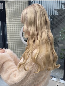 ヴァーディ オモテサンドウ(Vardy omotesando) ハイトーン・ケアブリーチ・ダブルカラー/ブロンド/ブリーチ2回