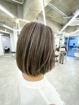 ブラウン(Brown) ぷつっとお洒落なボブ×白髪ボケまくりハイライト