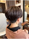 大人可愛い襟足刈り上げ耳掛け小顔マッシュショートボブ
