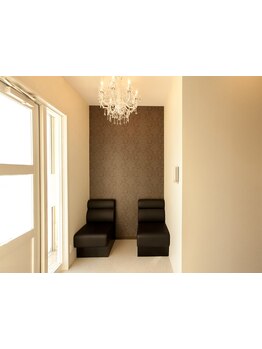 お洒落なインテリアと共に、髪も美しく綺麗に◇居心地の良い空間で贅沢なサロンタイムをお過ごし下さい♪