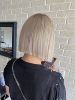 アボックス(abox)&nbsp;切りっぱなしボブ／ホワイトカラー