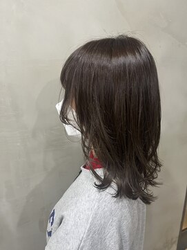 リンダイーロ(Linda Hiro) 【札幌円山】イルミナカラー/ミディアムレイヤー/グレージュ