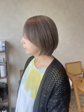ユニカ 宇都宮(yunica) グレージュ/くすみカラー/ショートボブ/ハイトーン