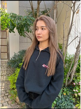 ヘルブラウ ヘアーデザイン(hellblau hair design) 透明感ベージュカラー