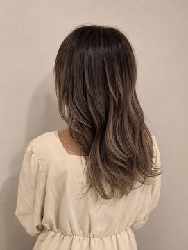ヘアガーデン ティアラ(Hair Garden TIARA) ブリーチオンカラーハイトーンダブルカラー簡単スタイリング