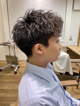 ネイビー(NAVY) 前下がりマッシュ　ツイストスパイラルパーマ　メンズマッシュ