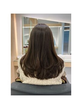 クシュ 所沢西口プロぺ通り(kusyu... ) 黒髪/グレーベージュ/レイヤーロング/前髪パーマ/所沢ハイライト