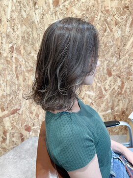 ヘアアンドライフ エジェリデイズ(hair&life egerie days) ミディアムレイヤー・ハイライト・グレージュ