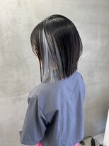 アンバー(UMBER)&nbsp;ブルーグレー　インナーカラー　ブリーチ2回