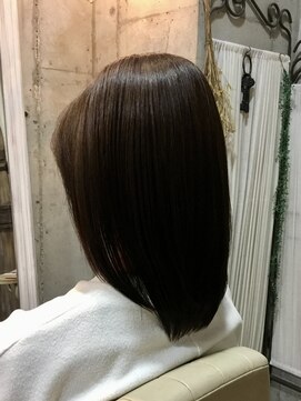 フルーヴ(Fleuve) 30代40代50代60代 乾かすだけでまとまる♪シンプルミディ