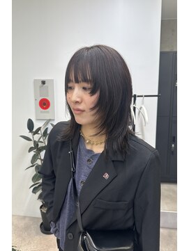 クーラアオヤマ(Cura Aoyama) ハイレイヤー/ミディアムレイヤー/ストレートスタイル