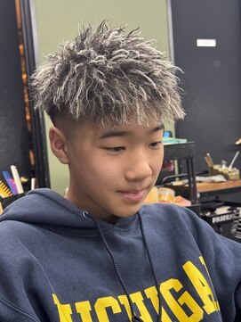 メゾンフォーメン トアロード(Maison for men TorRoad) メンズパーマ ホワイトメッシュ メンズメッシュ