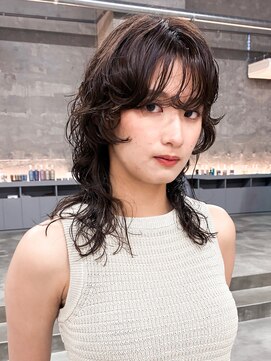 シカ(sica) ムースでスタイリング真夏も楽々スタイリングミディアムパーマ