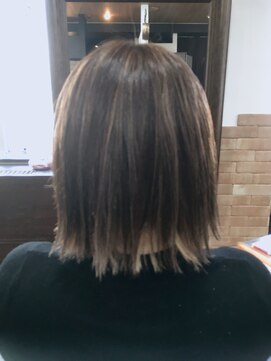 ヘアデザイン ヴォワール(hair & design voir) 外ハネホイルカラー