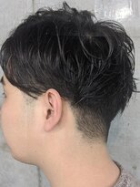 バーバーバー 八広(BARBER-BAR)&nbsp;ツーブロック×フェザーショート