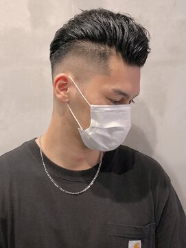 フランクスバーバーリザーブ 人形町店(FRANK’S BARBER RESERVE) ツーブロオールバックフェードスタイル　ｙ