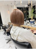 束感◎ハイトーンボブ/ショートボブ ペールベージュ