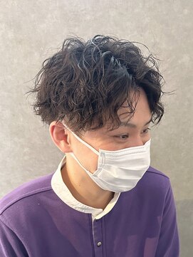 スイ(suiw) センターパートツイストスパイラルパーマ【suiw】昭和町/天王寺