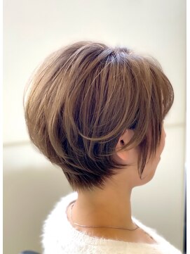 アヴソリューク(Absoluk) 丸みミニショート