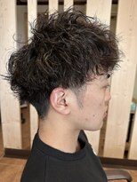 フランジェッタヘアー(Frangetta hair)&nbsp;ツイストパーマ