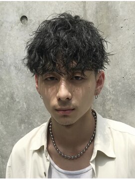 レタッチ バイ フィフス 天神大名(RETOUCH by fifth) ツイストスパイラルパーママッシュメンズパーマ波巻きパーマ束感