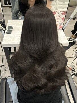 アマトウキョウ アユンチェ(AMA TOKYO×AYUNCHE) オリーブグレージュ   アッシュグレージュ  透明感カラー