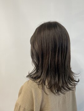 ディシェーレローブ(die Schere Lob) 魅力たっぷり大人グレージュ