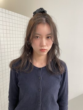 フィラ(FYRA) 柔らかgray beige.