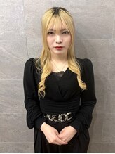 岡田 璃月☆stylist☆上品さと色っぽさを引き出す、艶暖色カラーと顔まわりカットが得意です♪
