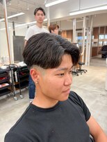ルースト 南堀江店(ROOST)&nbsp;刈り上げセンターパート/波巻きツイストスパイラル/南堀江