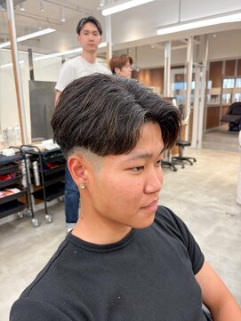 ルースト 南堀江店(ROOST) 刈り上げセンターパート/波巻きツイストスパイラル/南堀江